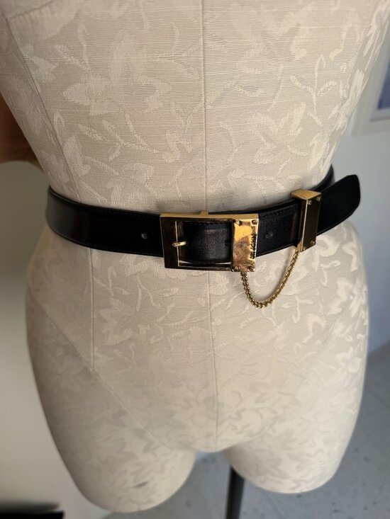 St. John Womens Gold Tone Buckle Belt Size 28 Black Leather Vintage Italy main image 11